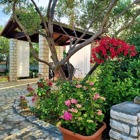 Apartmani Milena Barbat na Rabu Buitenkant foto