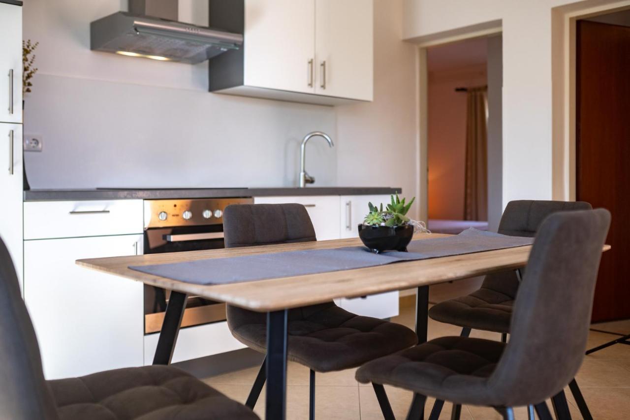 Apartmani Milena Barbat na Rabu Buitenkant foto