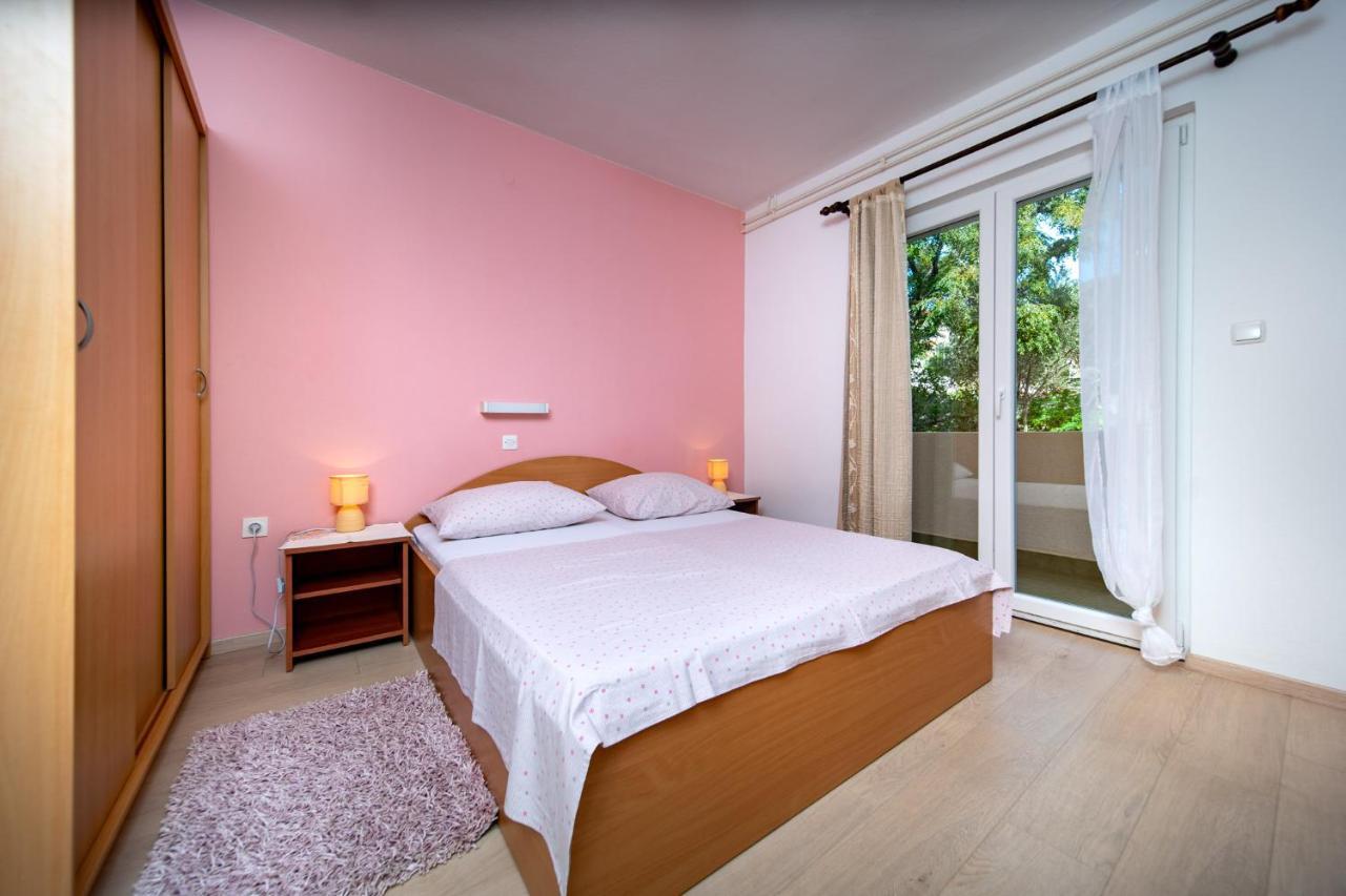 Apartmani Milena Barbat na Rabu Buitenkant foto