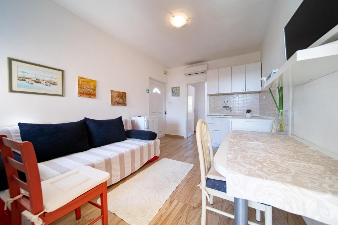 Apartmani Milena Barbat na Rabu Buitenkant foto