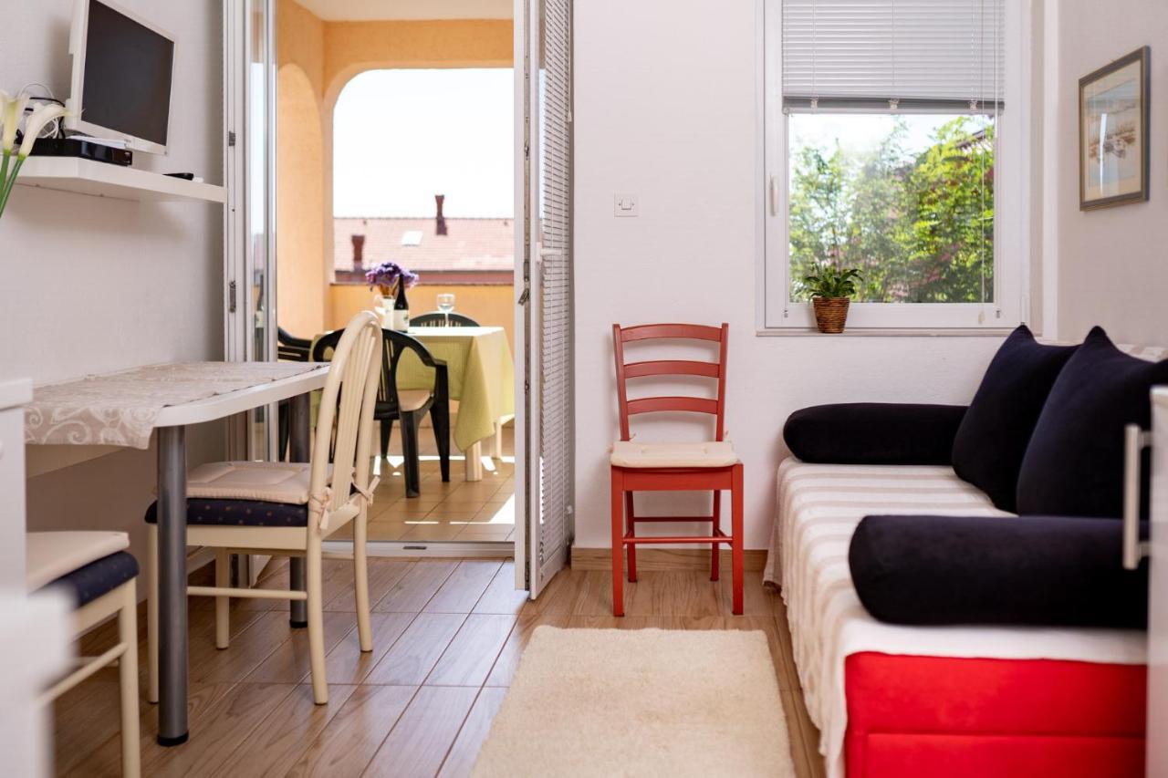 Apartmani Milena Barbat na Rabu Buitenkant foto