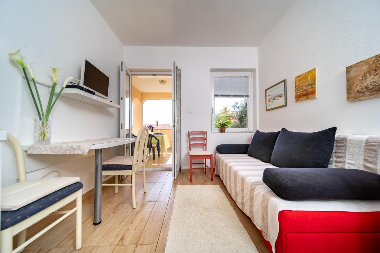 Apartmani Milena Barbat na Rabu Buitenkant foto