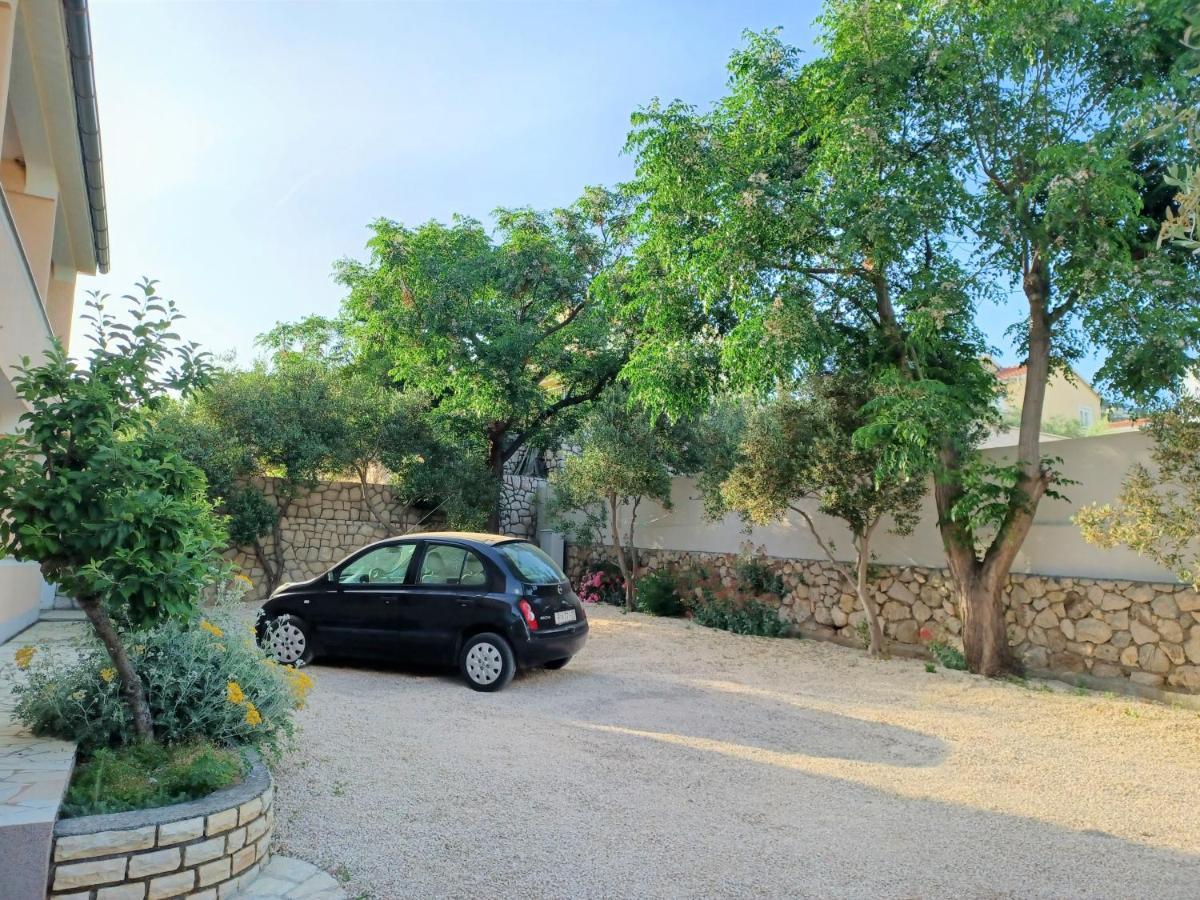 Apartmani Milena Barbat na Rabu Buitenkant foto