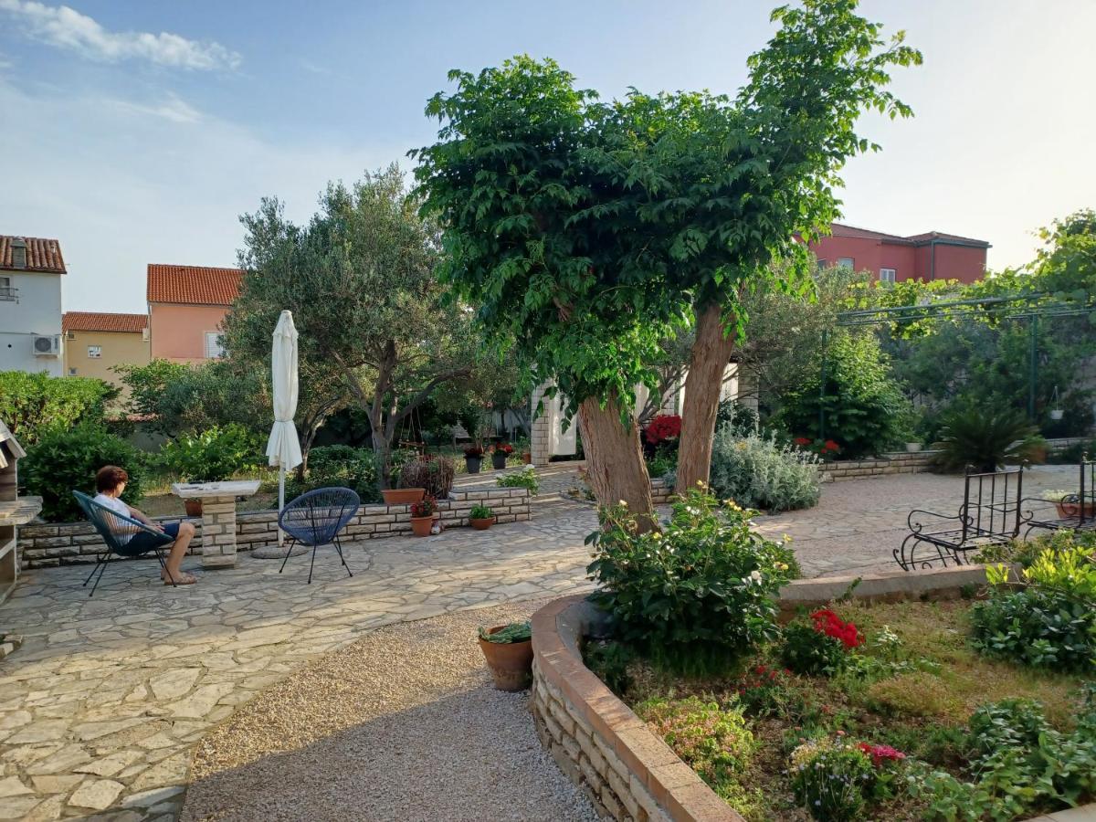 Apartmani Milena Barbat na Rabu Buitenkant foto